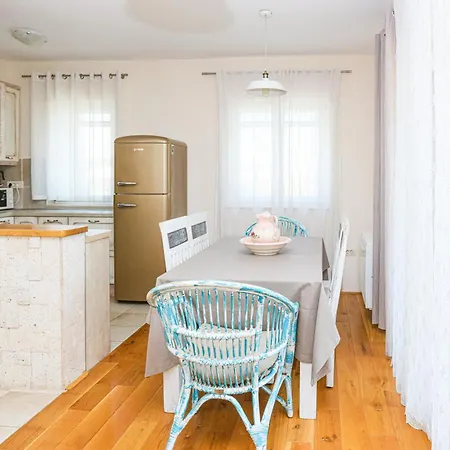 Lejlighed Family-friendly With Swimming Pool Biograd Na Moru, Biograd - 23754 *