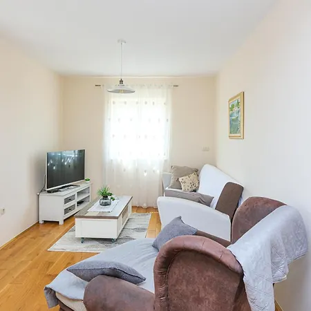 Family-friendly With Swimming Pool Biograd Na Moru, Biograd - 23754 Lejlighed Biograd Na Moru