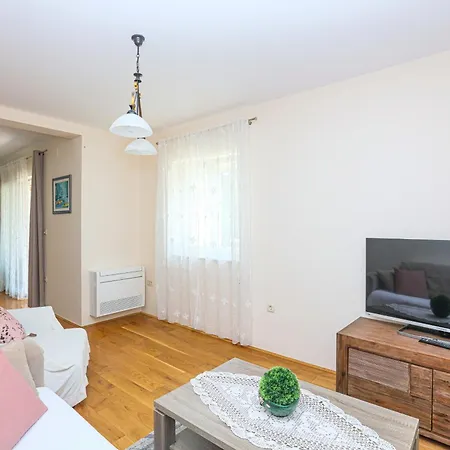Family-friendly With Swimming Pool Biograd Na Moru, Biograd - 23754 Biograd Na Moru