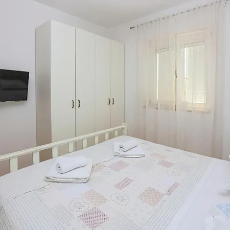 Family-friendly With Swimming Pool Biograd Na Moru, Biograd - 23754 Lejlighed Biograd Na Moru
